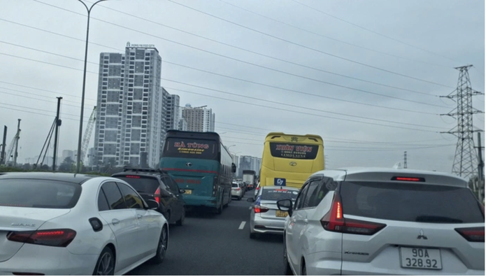 Thủ tướng yêu cầu chông để ùn tắc kéo dài ở cửa ngõ Hà Nội, TPHCM dịp nghỉ lễ - Ảnh 1.