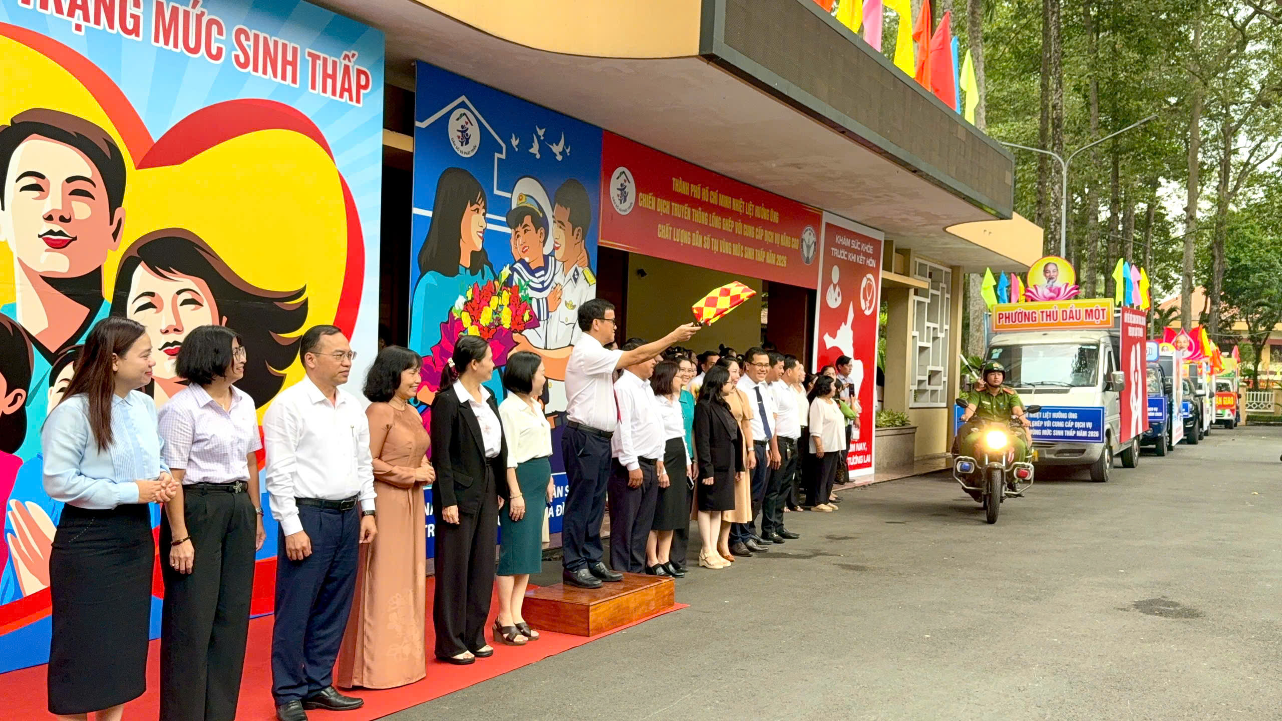 TP.HCM chuyển hướng chiến lược giải bài toán mức sinh thấp - Ảnh 1.