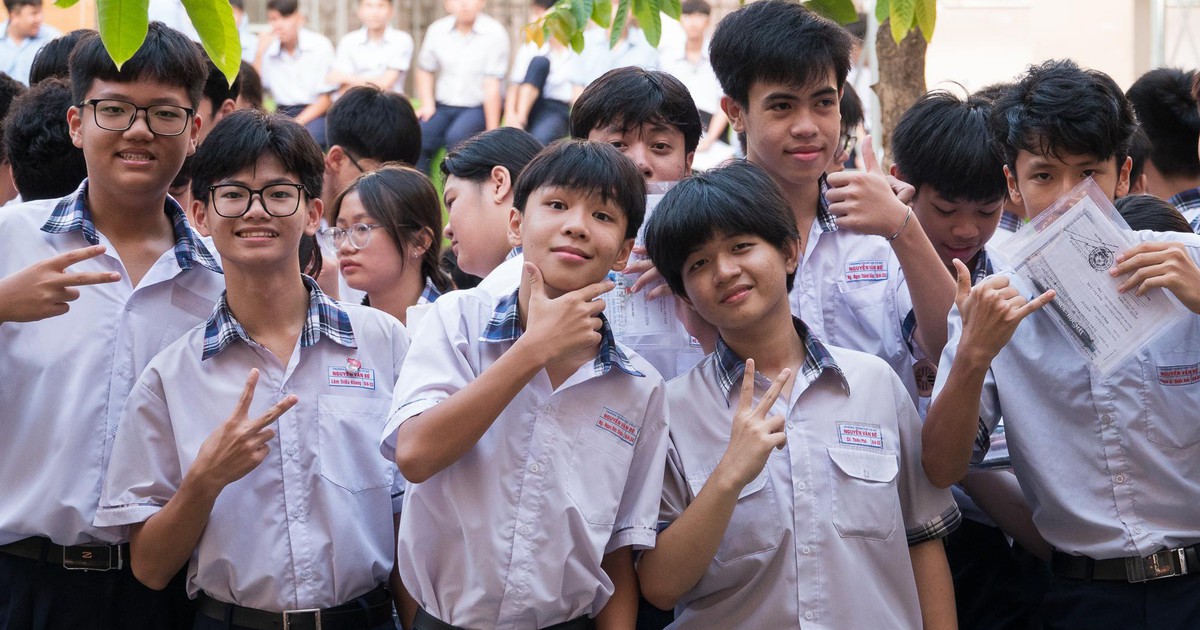 Biến động điểm chuẩn lớp 10 của TP.HCM trong 2 năm qua