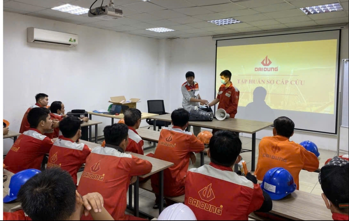 TPHCM phát động Tháng hành động về an toàn, vệ sinh lao động 2026: Đưa AI vào phòng ngừa rủi ro - Ảnh 1.