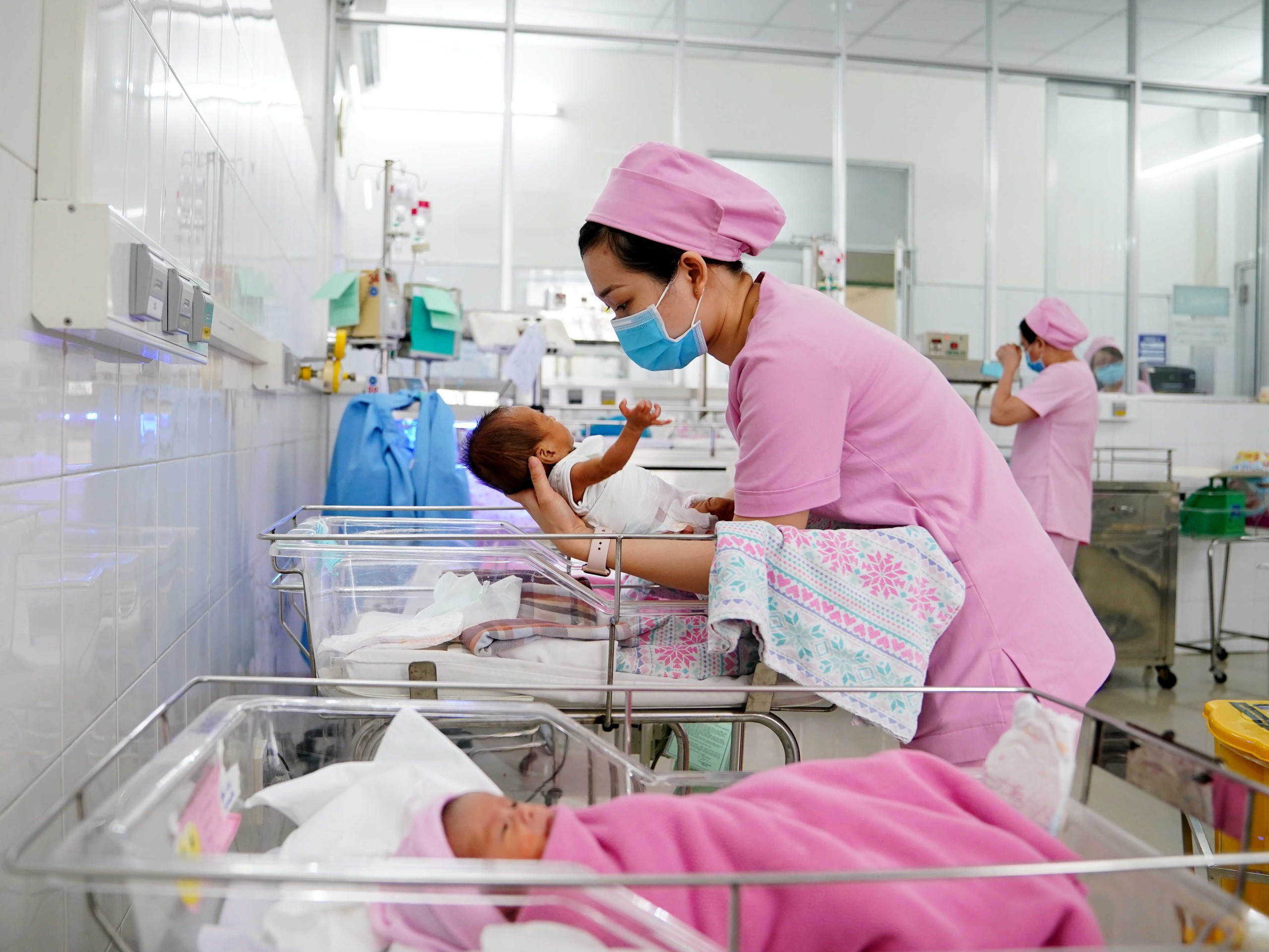 TP.HCM tăng thưởng phụ nữ sinh 2 con lên 5 triệu đồng