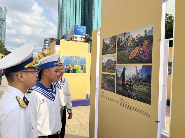 Khai mạc Triển lãm ảnh “Việt Nam - Một dải non sông”- Ảnh 3.