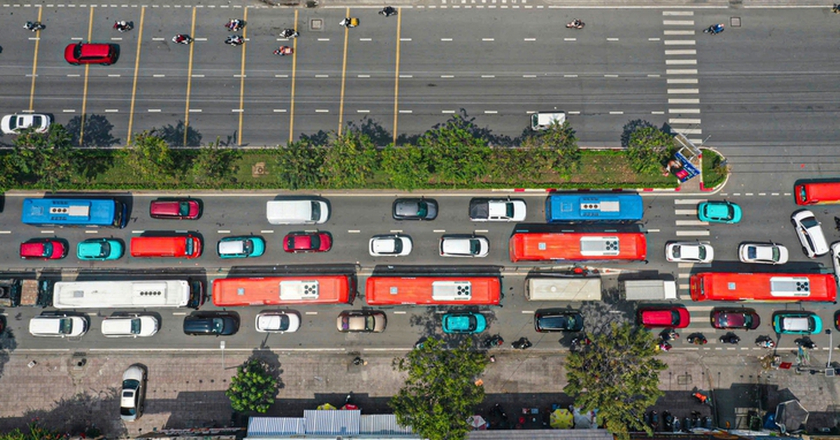 CSGT TP.HCM gợi ý nhiều đường đi tránh ùn tắc dịp lễ 30-4, 1-5