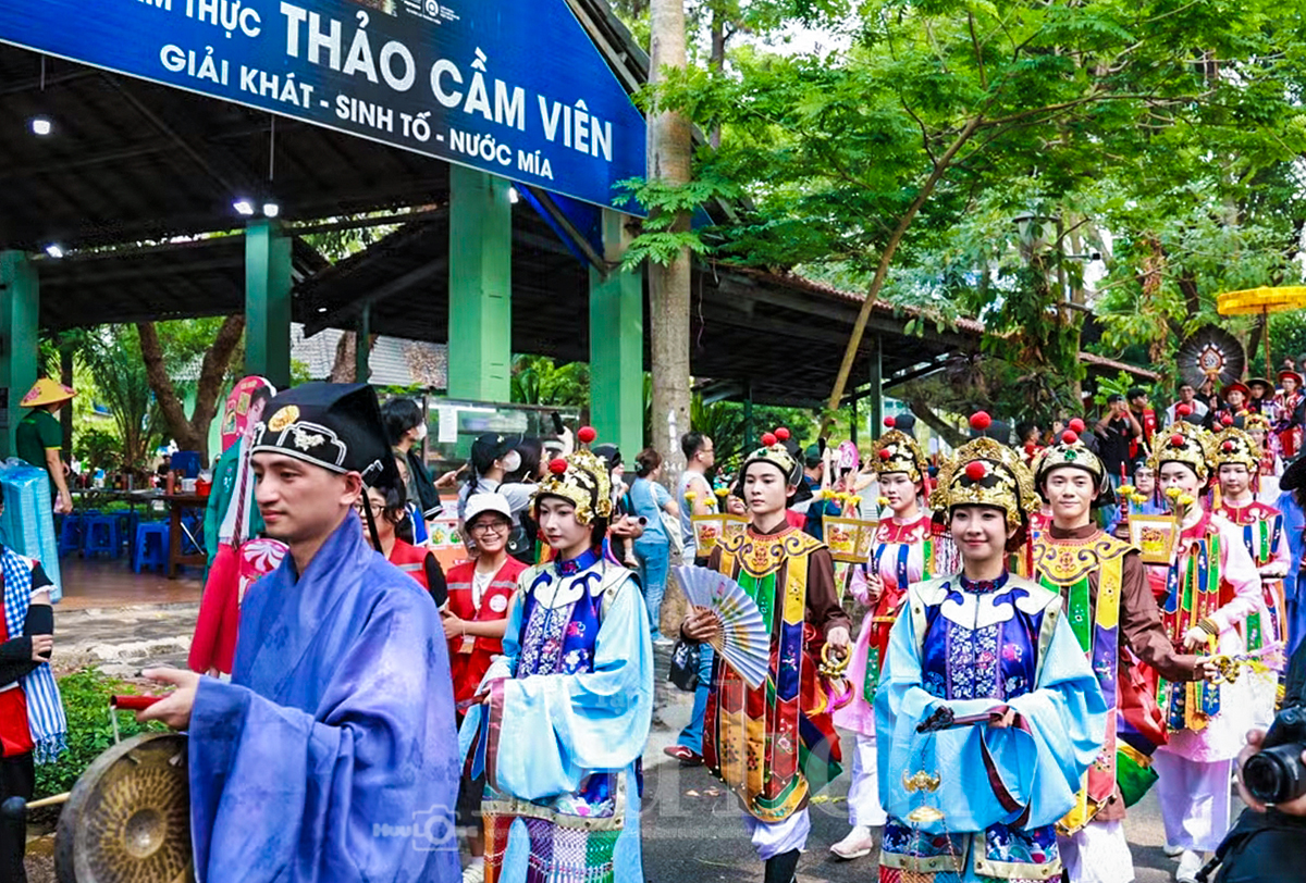 Hướng về cội nguồn, du lịch TP.HCM thêm sức hút dịp Giỗ Tổ Hùng Vương - 16