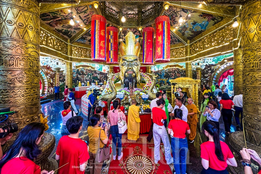 Hướng về cội nguồn, du lịch TP.HCM thêm sức hút dịp Giỗ Tổ Hùng Vương - 3