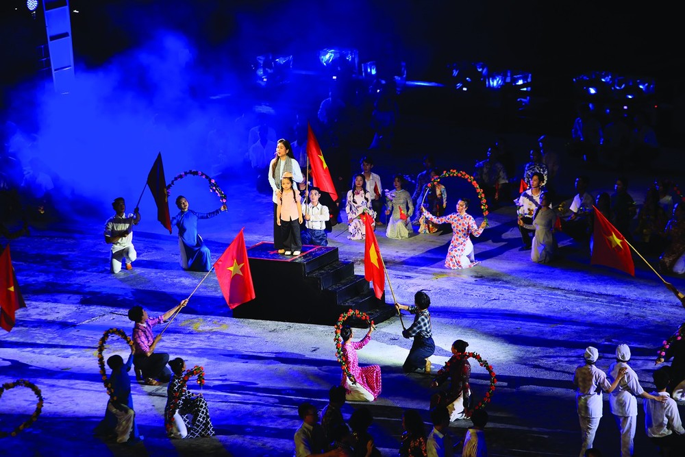 TP.HCM đầu tư, hoàn thiện các thiết chế văn hóa như Quảng trường Hồ Chí Minh, Trung tâm thể thao điện tử...-cong-nghiep-van-hoa-tphcm3.jpg