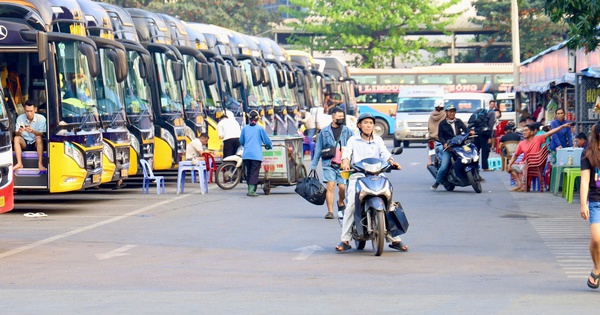 TPHCM kiểm tra nhà xe tăng giá vé bất thường trong dịp lễ 30-4, 1-5