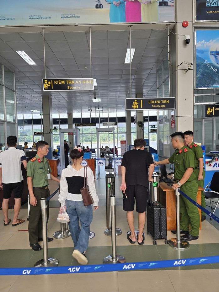 Áp dụng quy định mới khi nhập cảnh Sân bay Quốc tế Tân Sơn Nhất - Ảnh 1.
