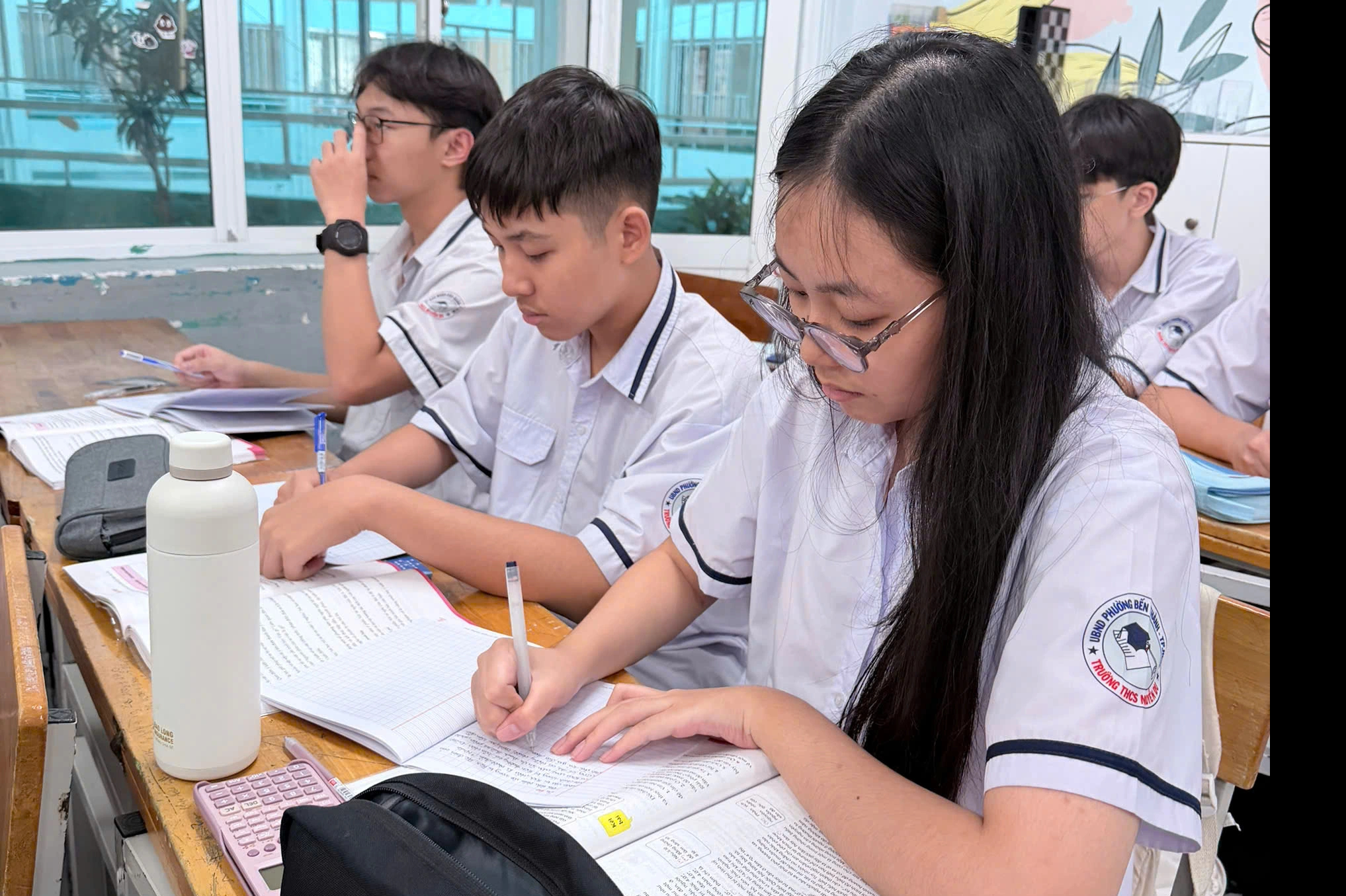 Tỷ lệ chọi lớp 10 thường của các trường THPT tại TP.HCM - Ảnh 1.