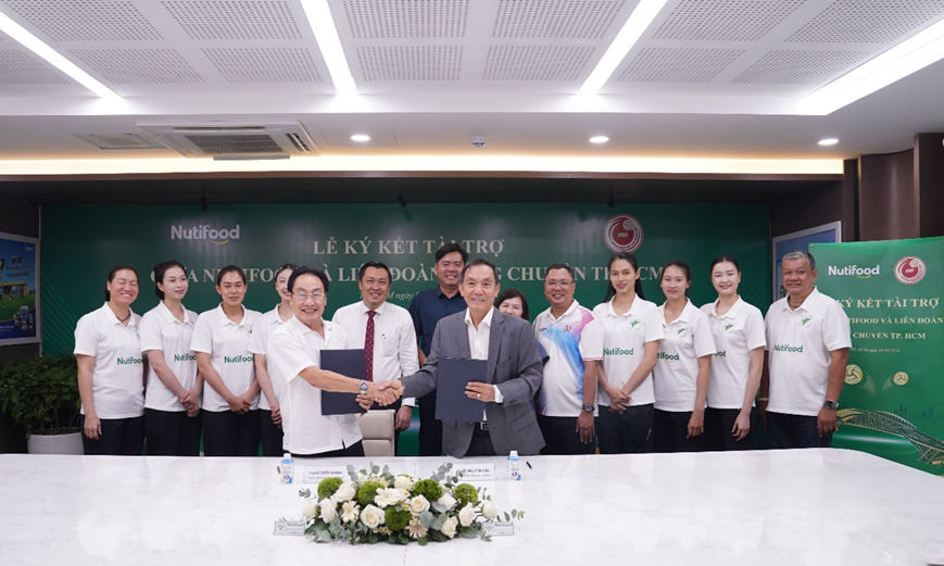 Doanh nghiệp đồng hành tiếp sức bóng chuyền nữ TP.HCM