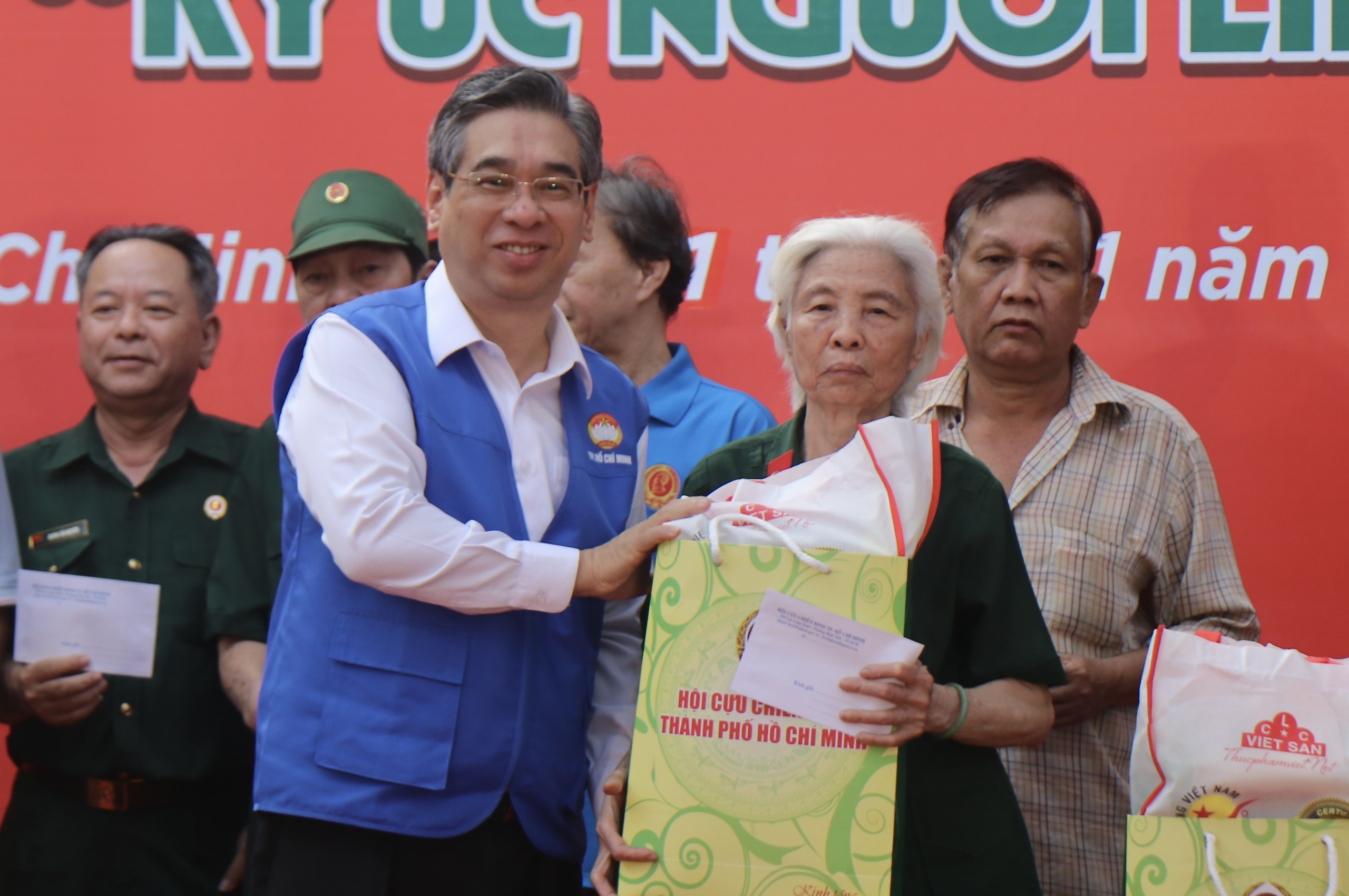 Những phong trào bồi đắp khối đại đoàn kết toàn dân tộc- Ảnh 2. Những phong trào bồi đắp khối đại đoàn kết toàn dân tộc- Ảnh 2.
