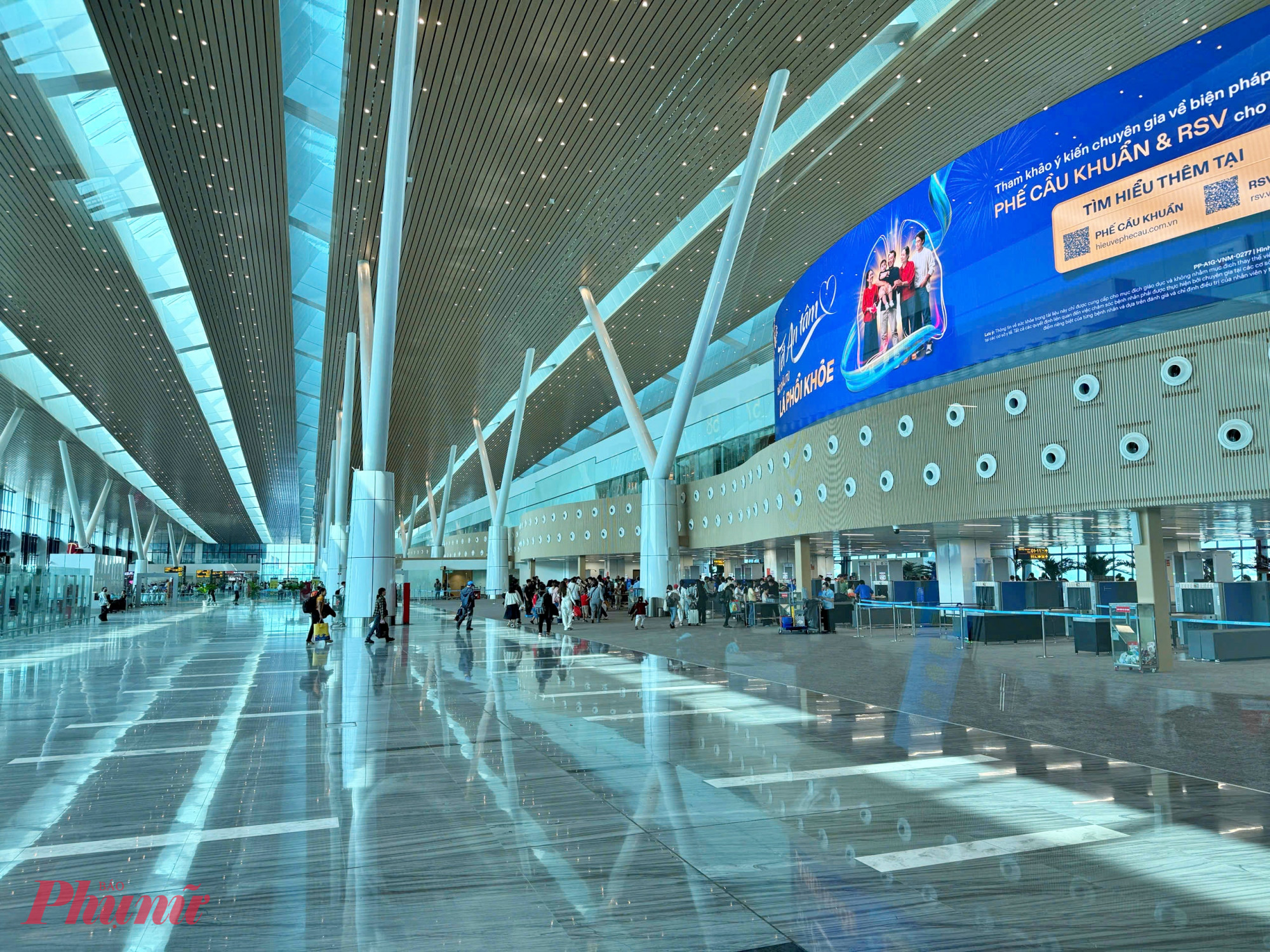 Bên trong nhà ga T3 Tân Sơn Nhất - Ảnh: Nguyễn Văn 