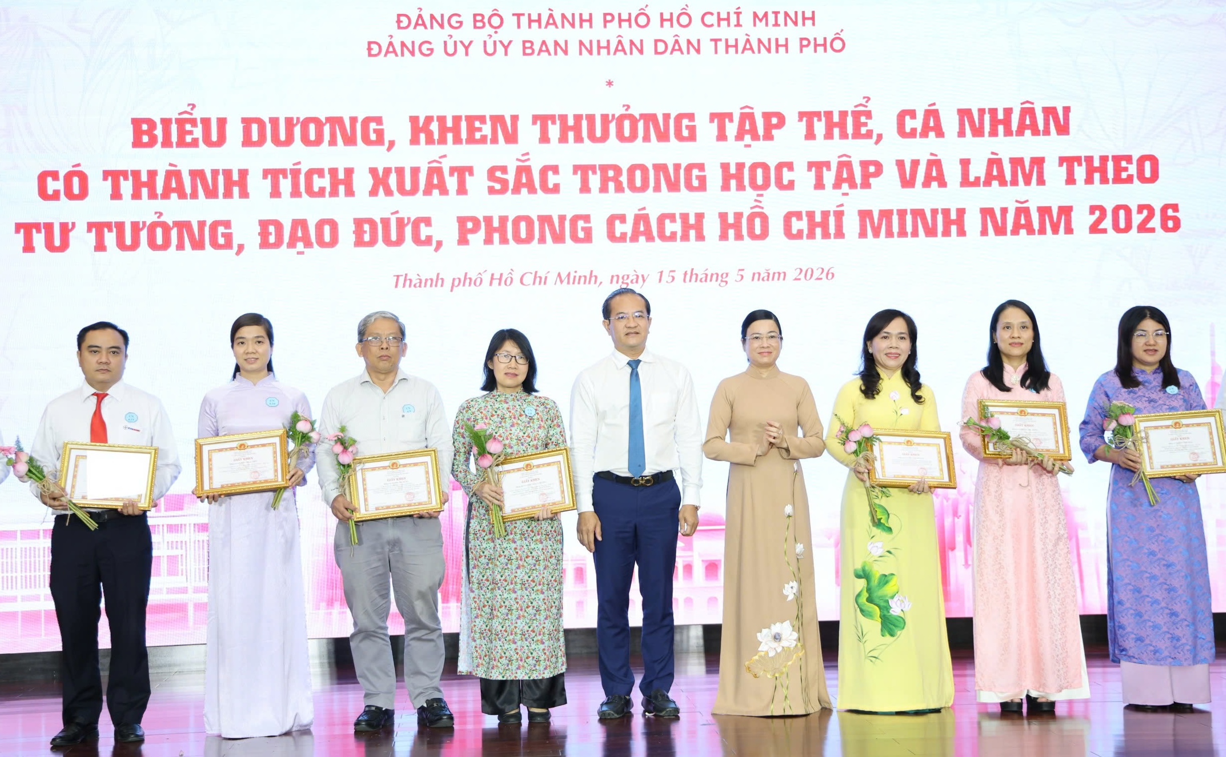Đảng ủy UBND TPHCM biểu dương điển hình học Bác năm 2026 - Ảnh 3. Đảng ủy UBND TPHCM biểu dương điển hình học Bác năm 2026 - Ảnh 3.