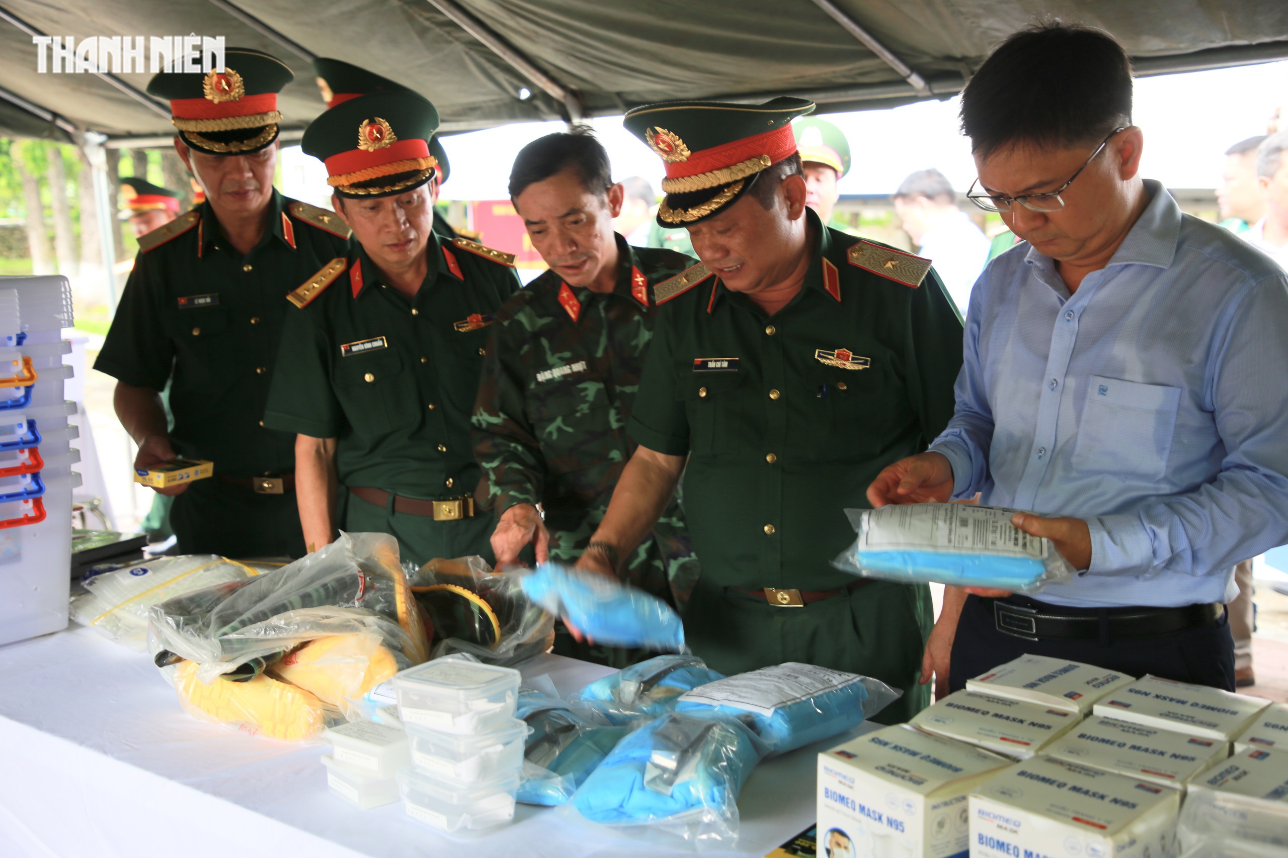 TP.HCM lấy mẫu ADN gần 10.000 mộ liệt sĩ chưa xác định thông tin - Ảnh 1.
