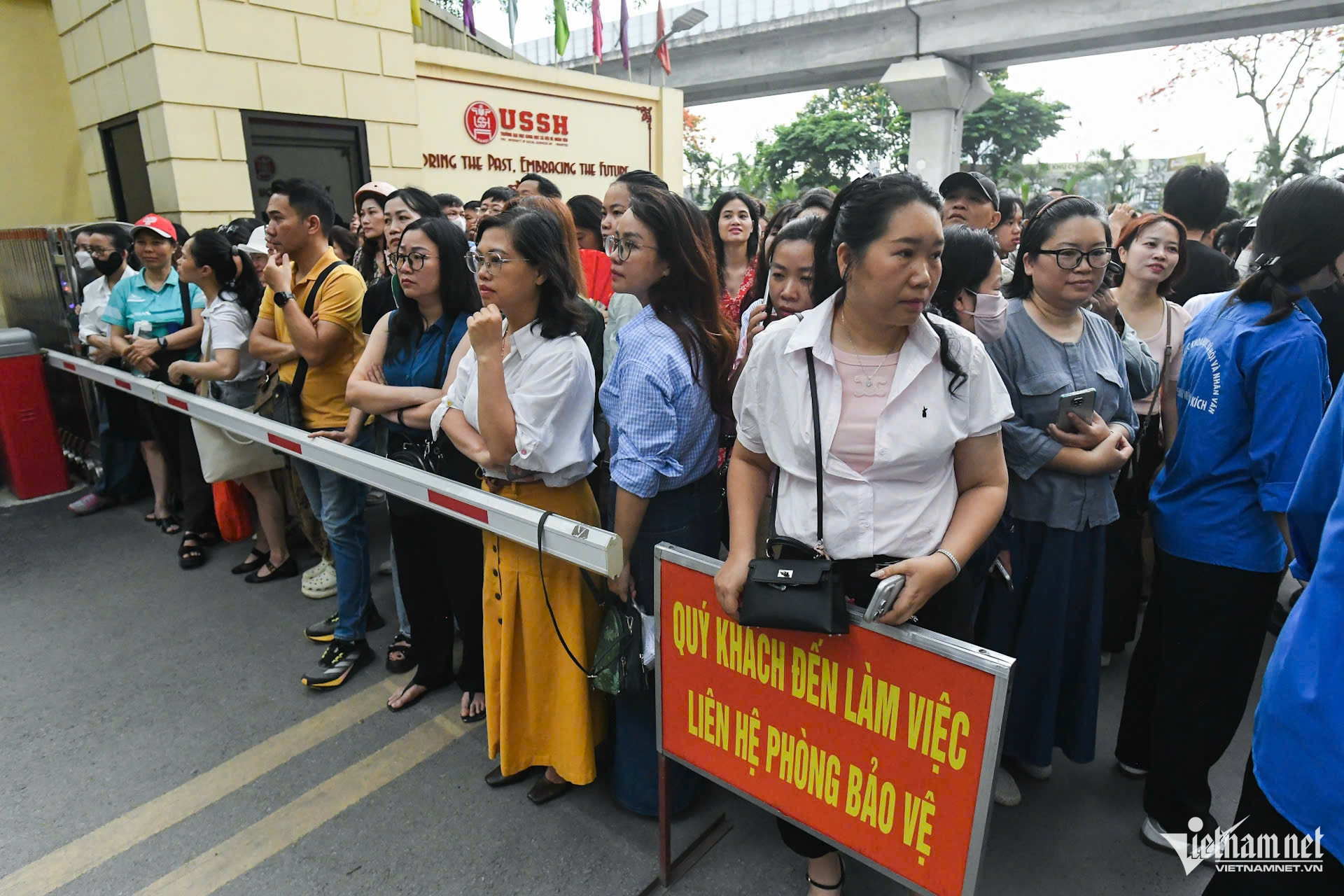 W-thi chuyen KHNV1.jpg