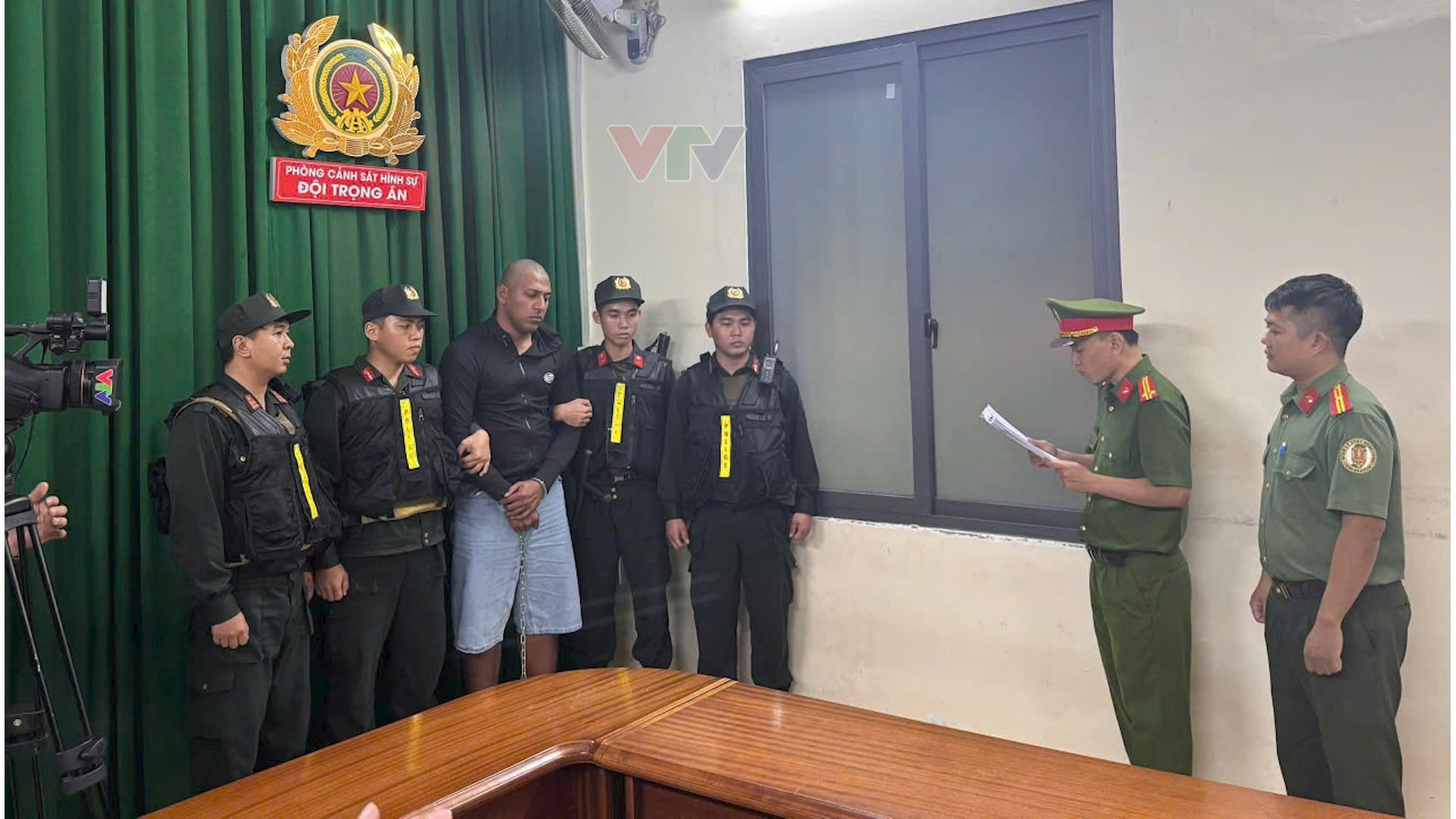 Trung tướng Mai Hoàng: Mọi hành vi vi phạm pháp luật trên lãnh thổ Việt Nam đều được xử lý nghiêm - Ảnh 4.