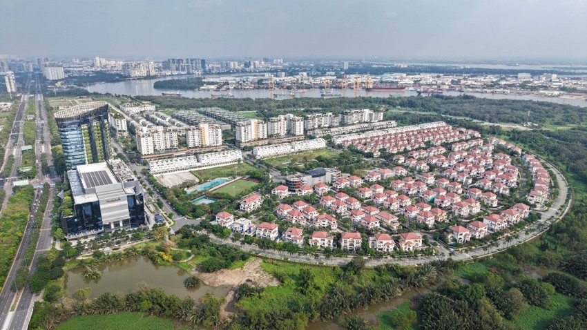 Ủy viên Trung ương Đảng, Phó Bí thư Thành ủy TP.HCM, Chủ tịch HĐND TP Võ Văn Minh, yêu cầu các đơn vị tăng tốc gỡ vướng 155 dự án. Ảnh: THUẬN VĂN Lãnh đạo TP.HCM đôn đốc các đơn vị tăng tốc gỡ vướng 150 dự án-du-an-trong-diem-trung-tam-hanh-chinh-chinh-tri-tphcm1731-3421.jpg