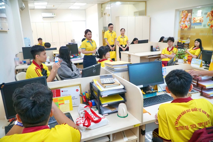 UBND TPHCM yêu cầu siết chặt kiểm tra, giám sát các cơ sở đào tạo sức khỏe, du lịch, ngoại ngữ - Ảnh 1.