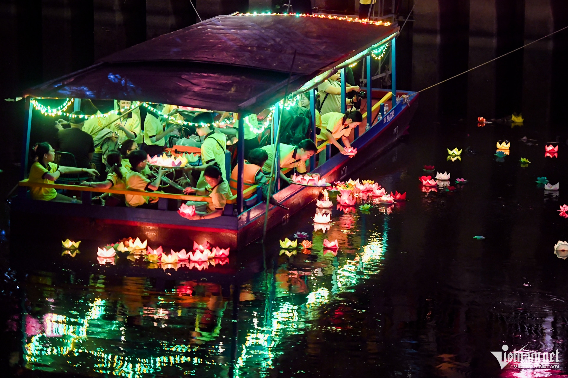 w-phat-dan-tphcm-nguyen-hue-25-4330.jpg