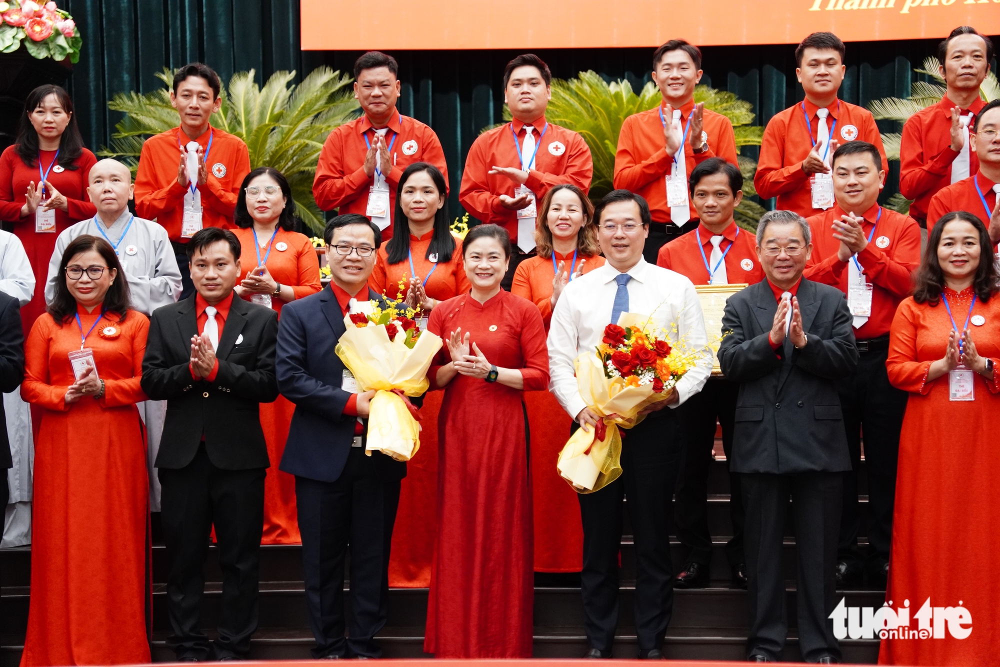 chữ thập đỏ - Ảnh 3.