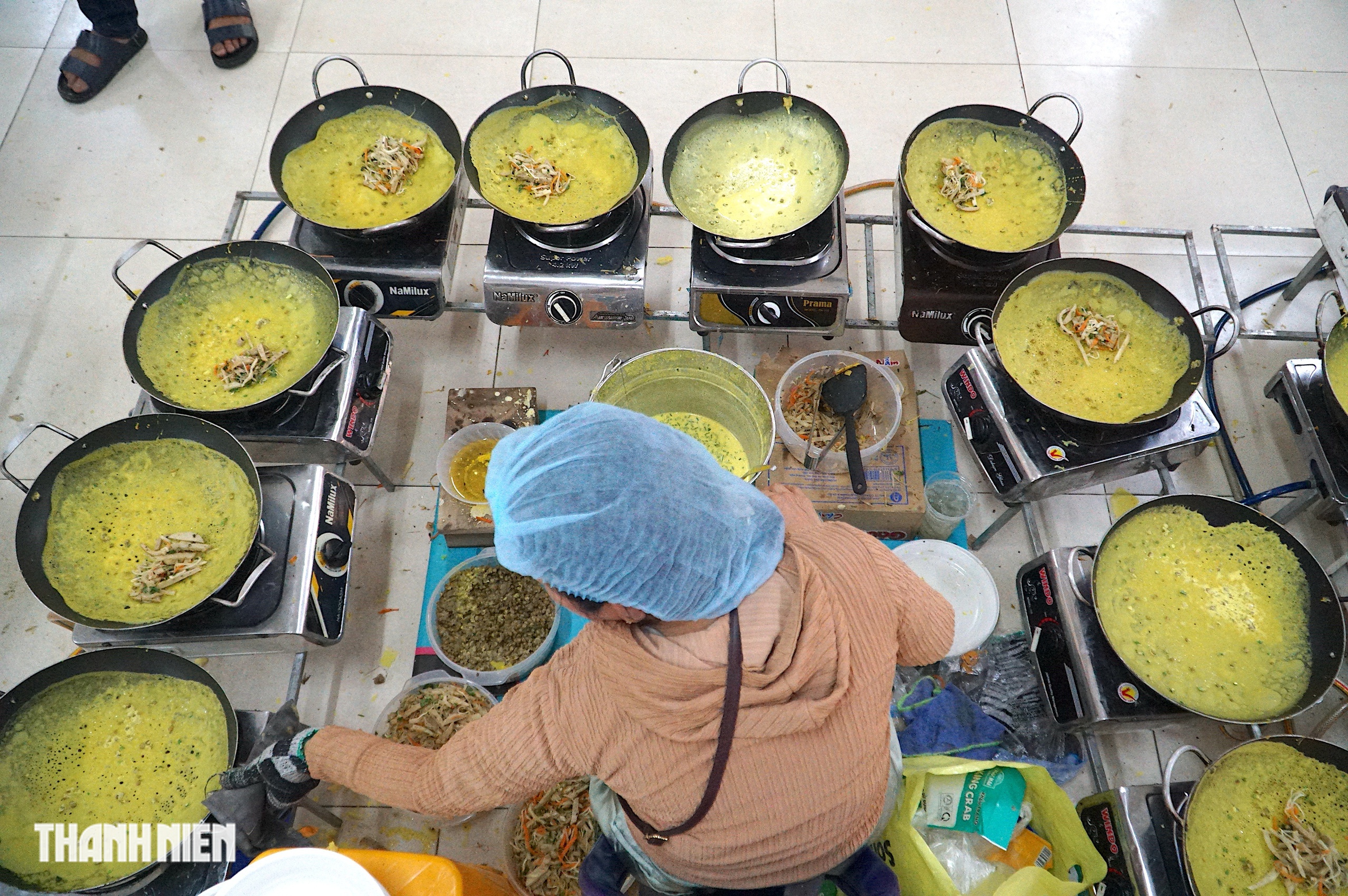 ‘Đại tiệc’ 20.000 chiếc bánh xèo chay miễn phí tại chùa Hoằng Pháp mùa Phật đản - Ảnh 4.
