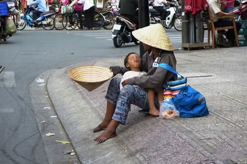 TP Hồ Chí Minh quyết liệt xử lý nạn chăn dắt trẻ xin ăn, chèo kéo khách du lịch