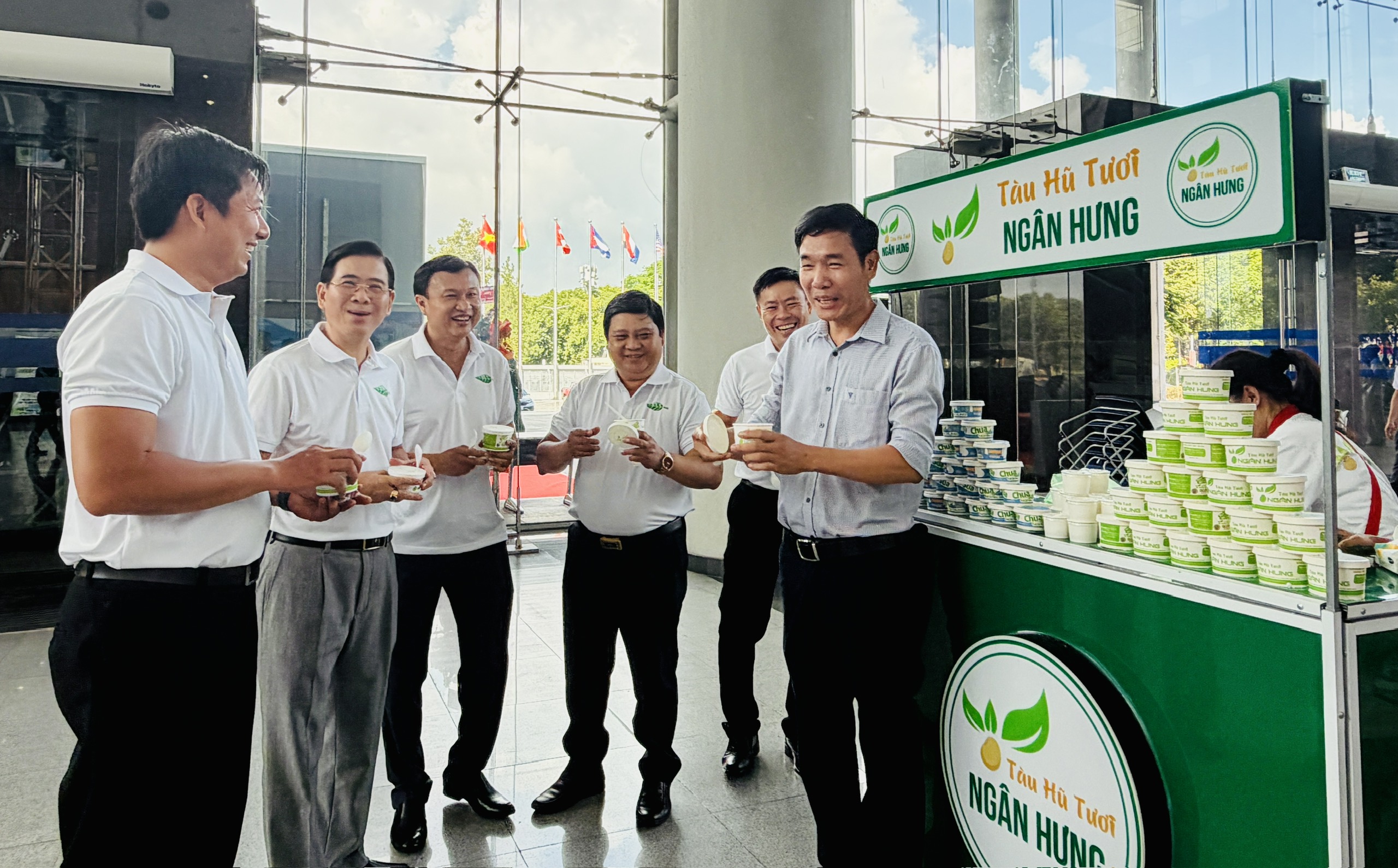 TP.HCM ứng dụng AI bảo vệ môi trường, dự báo ngập lụt - Ảnh 4.