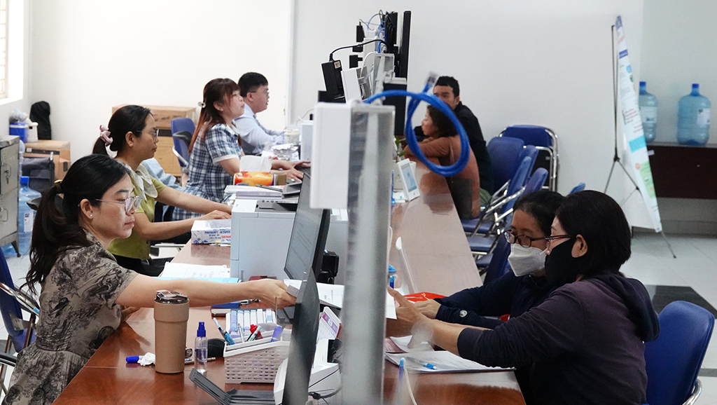 TP.HCM thí điểm công chức làm việc tại nhà- Ảnh 2. TP.HCM thí điểm công chức làm việc tại nhà- Ảnh 2.