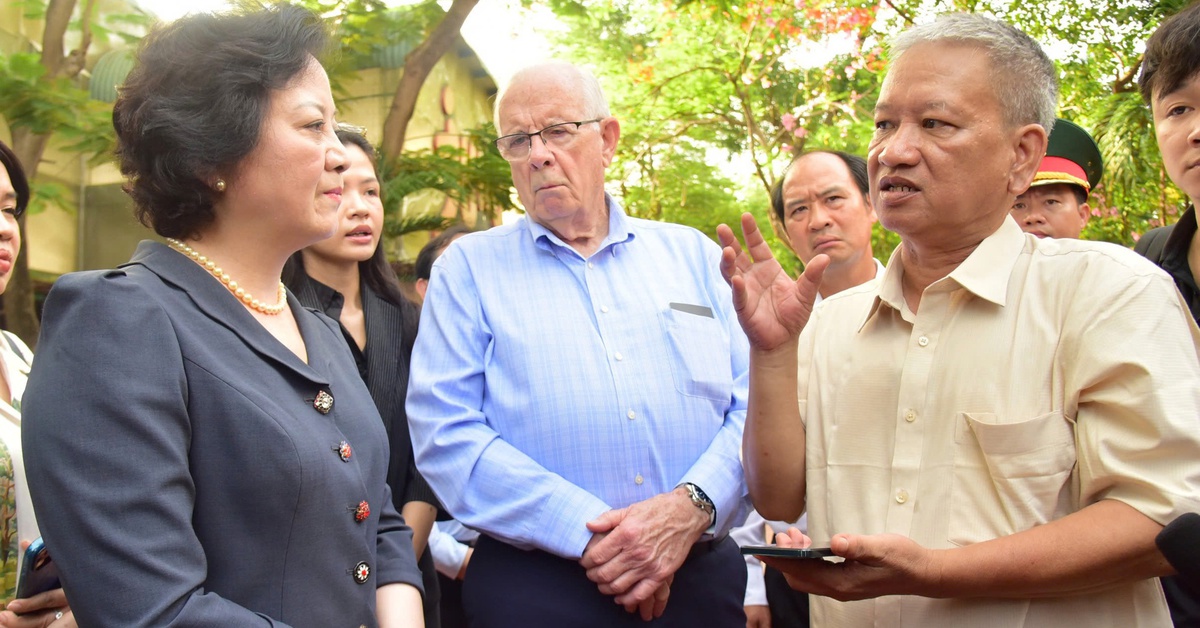 Phó Bí thư Thường trực Thành ủy TPHCM Lê Quốc Phong thăm, chúc thọ người cao tuổi
