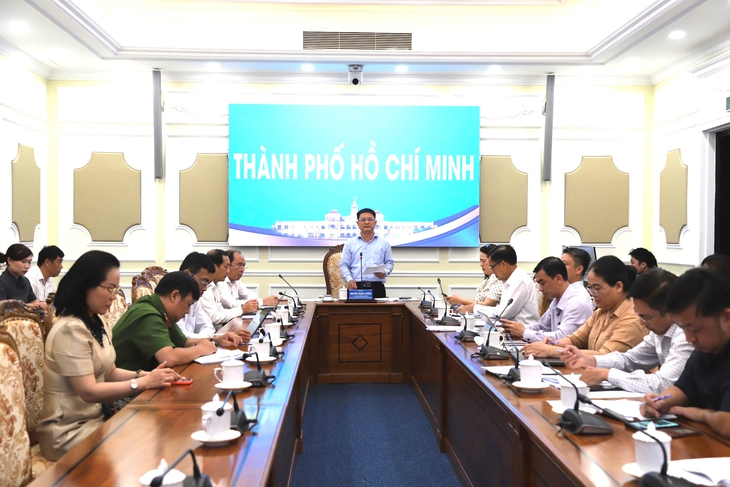 TP.HCM lập đội khám lưu động 'đi từng ngõ, gõ từng nhà' khám sức khỏe miễn phí - Ảnh 2.