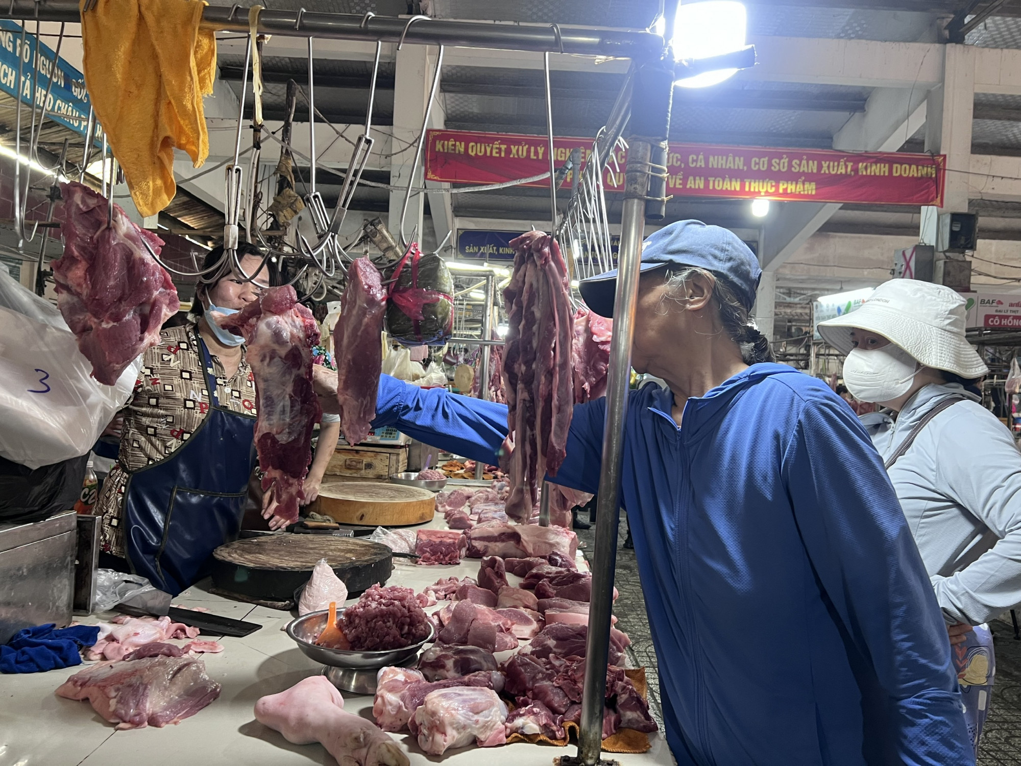 TPHCM mở 2 điểm bán thịt heo ‘tick xanh’ tại chợ truyền thống