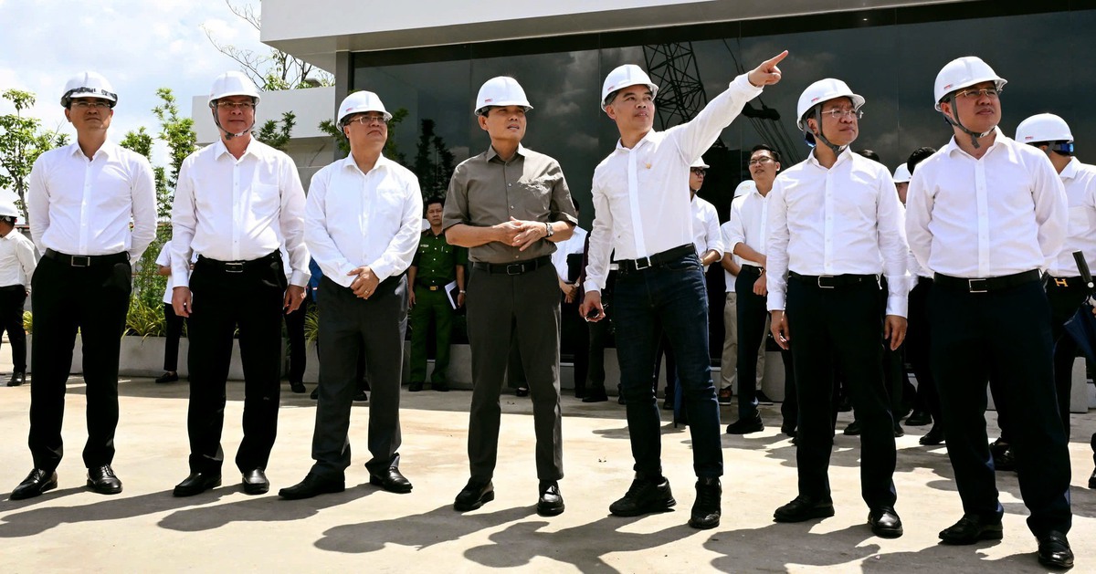 Bí thư Thành ủy TP.HCM Trần Lưu Quang kiểm tra tiến độ dự án Trung tâm hành chính TP.HCM
