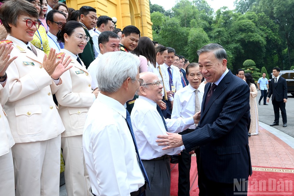 bao-chi-cach-mang-viet-nam-trong-thoi-dai-so-nhan-dan-2.jpg