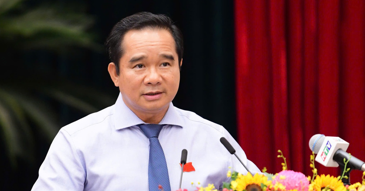 Chủ tịch UBND TP.HCM chỉ đạo nâng hiệu quả chính quyền 2 cấp, lấy người dân làm trung tâm
