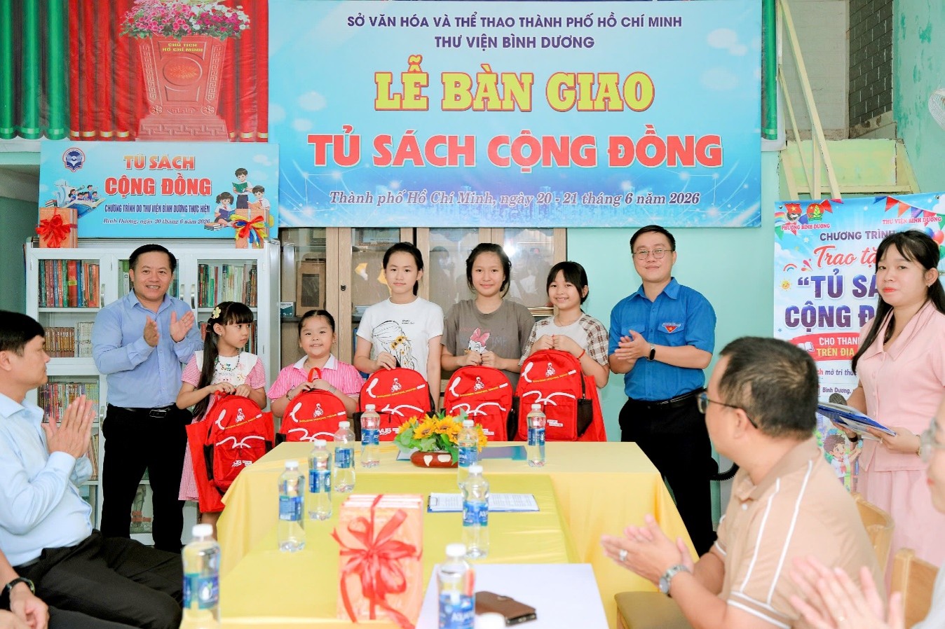 'Tủ sách cộng đồng' về với khu nhà trọ, lan tỏa văn hóa đọc- Ảnh 3.