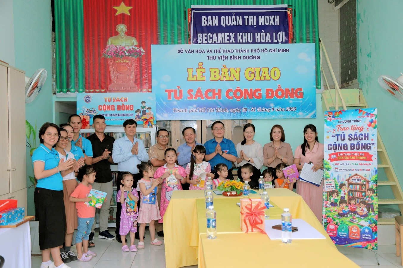 'Tủ sách cộng đồng' về với khu nhà trọ, lan tỏa văn hóa đọc- Ảnh 2.
