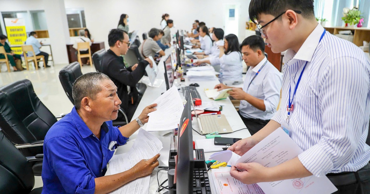 129 phường, xã ở TP.HCM phải làm việc sáng thứ Bảy để giải quyết hồ sơ đất đai, chứng thực