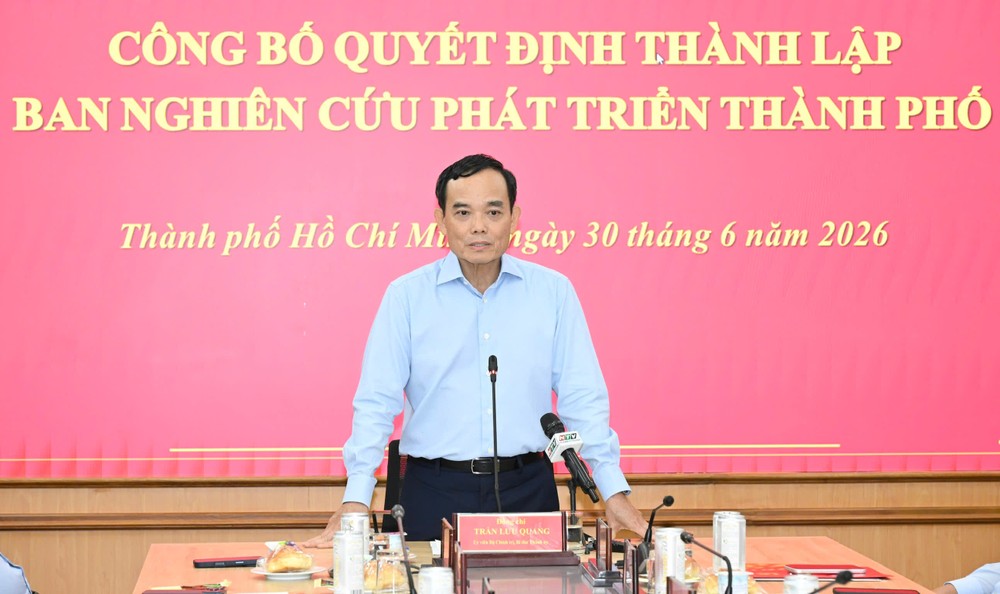 Bí thư Thành ủy TPHCM Trần Lưu Quang làm Trưởng Ban Nghiên cứu phát triển TPHCM. Ảnh: VIỆT DŨNG 2aOboQh324zS6qYXLQFnCfLeWsF4Fyg1SKLW7Wkq.jpg