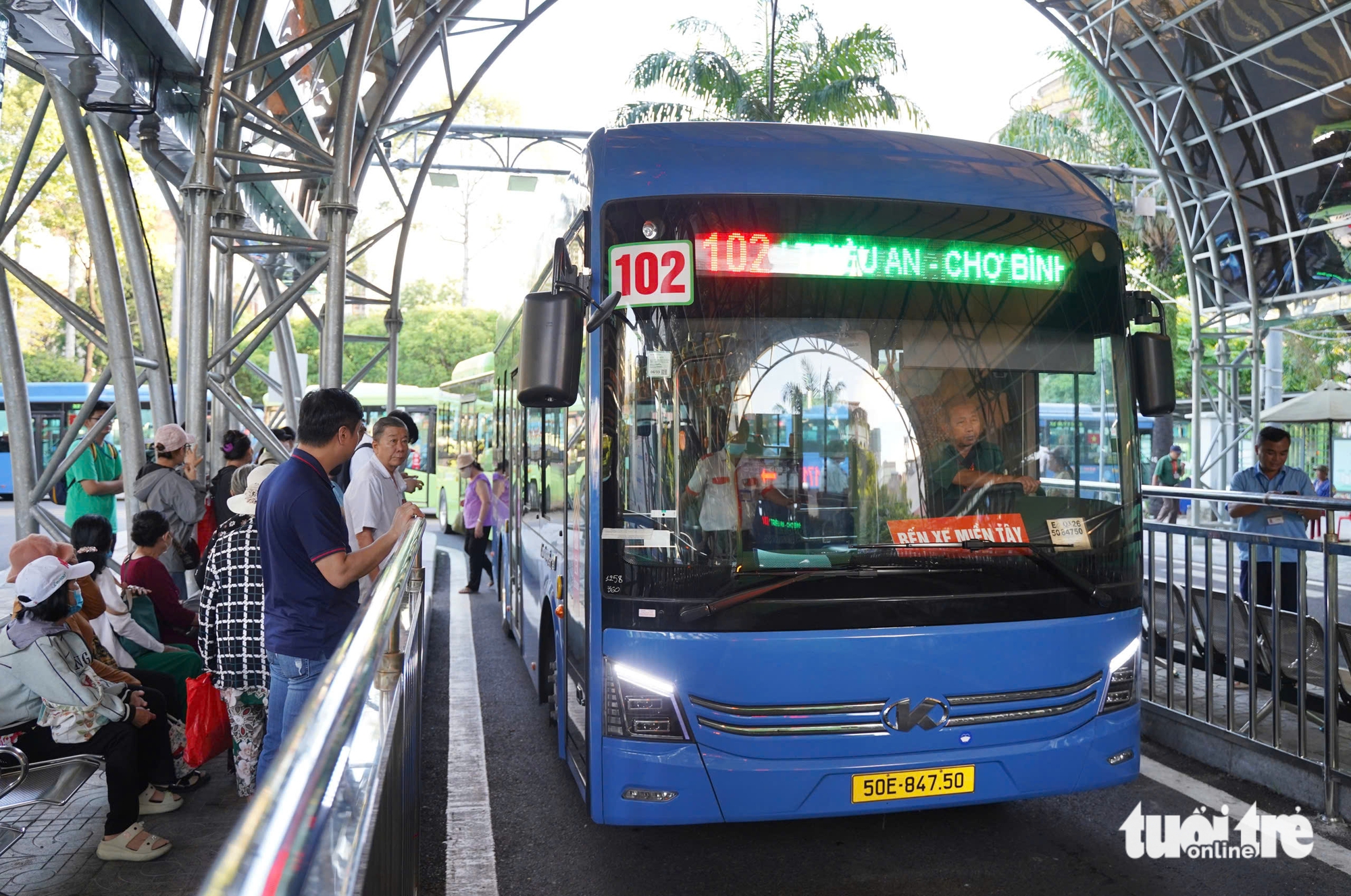 Ngày đầu TP.HCM miễn phí xe buýt: Thêm niềm vui trên những chuyến xe quen - Ảnh 5.