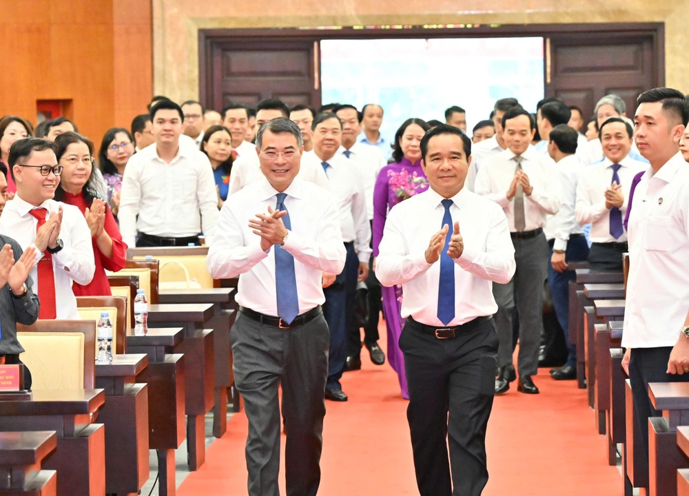Thủ tướng Lê Minh Hưng cùng Chủ tịch UBND TPHCM Nguyễn Văn Được và các đại biểu dự Lễ phát động thi đua z7930867064025_1b354e4e86da7a28acd36513d9bce01a.jpg