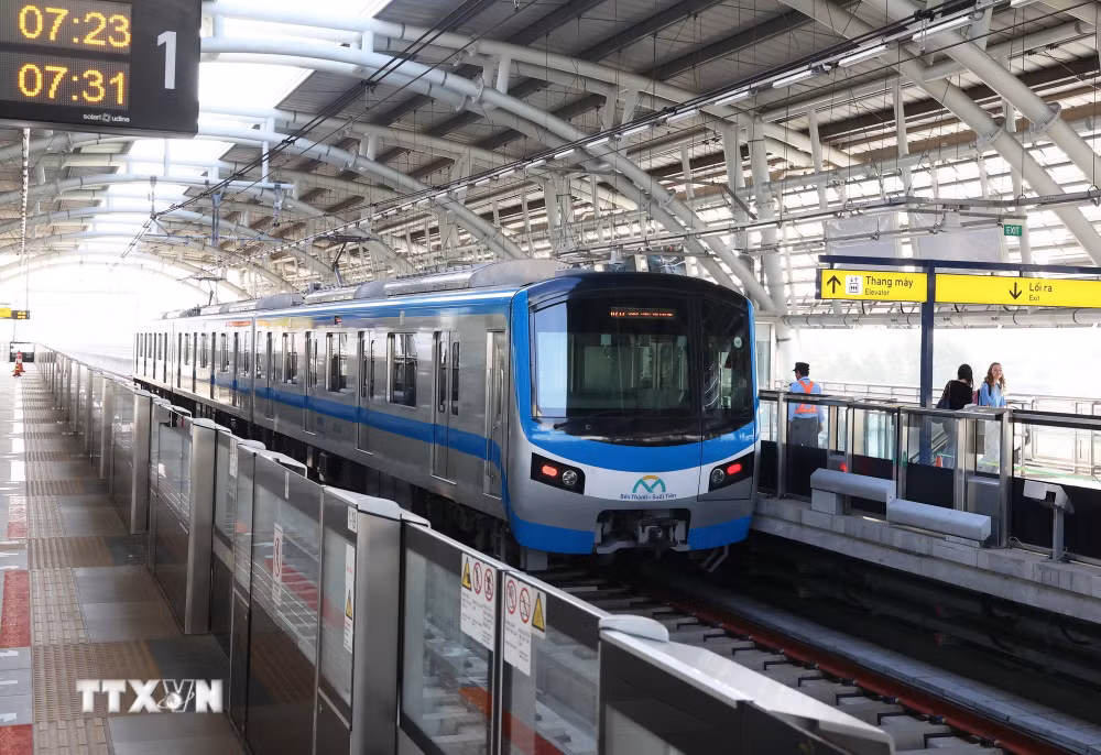 Tuyến metro số 1 (Bến Thành-Suối Tiên). (Ảnh: Hồng Đạt/TTXVN) ttxvn-metro-ben-thanh-suoi-tien-1.jpg