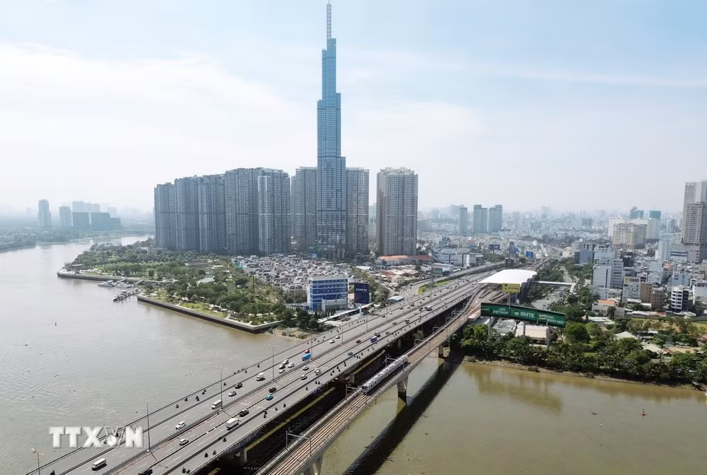 Tuyến Metro số 1 Bến Thành-Suối Tiên.(Ảnh: Quốc Khán/TTXVN) ttxvn-metro-ben-thanh-suoi-tien.jpg