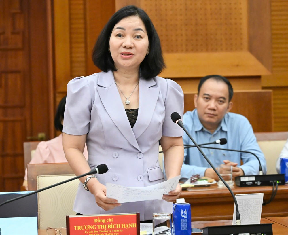 Phó Chủ tịch Thường trực Ủy ban MTTQ Việt Nam TPHCM Trương Thị Bích Hạnh phát biểu. Ảnh VIỆT DŨNG 1783485023408_5842312963394305847_5842312963394305847_8652622a8c6ee8528f3c2a727233da77.jpg