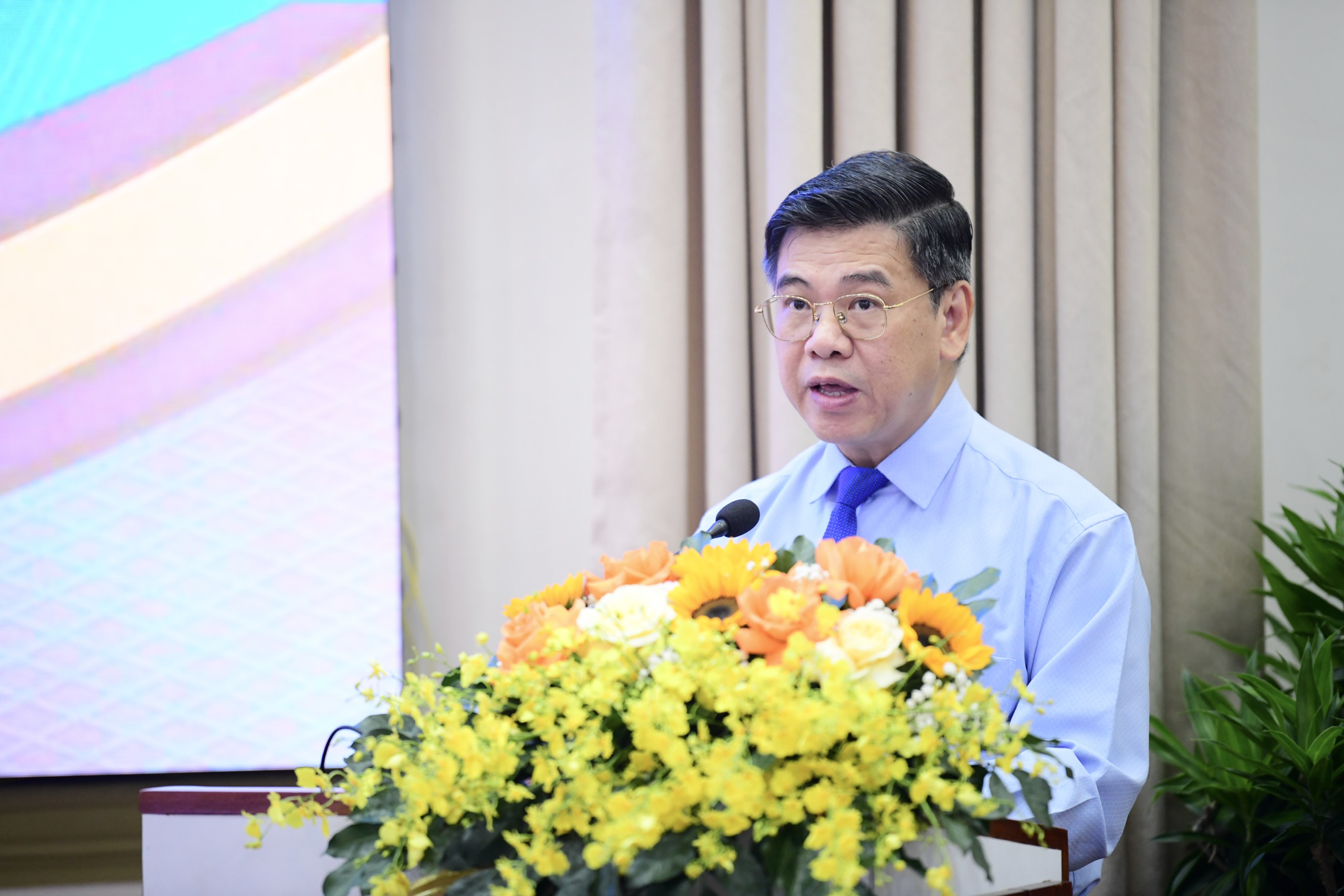 Đoàn ĐBQH, HĐND, UBND và MTTQ TP.HCM siết chặt cơ chế phối hợp, tăng phản biện chính sách - Ảnh 2.