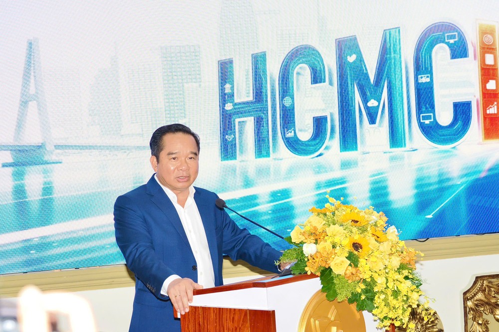 Chủ tịch UBND TPHCM Nguyễn Văn Được phát biểu tại lễ công bố phiên bản thử nghiệm Hạ tầng Xúc tiến đầu tư trên môi trường số TPHCM. Ảnh: HOÀNG HÙNG z8022758983373_abe7eab725c9200dff362ad444078f16.jpg