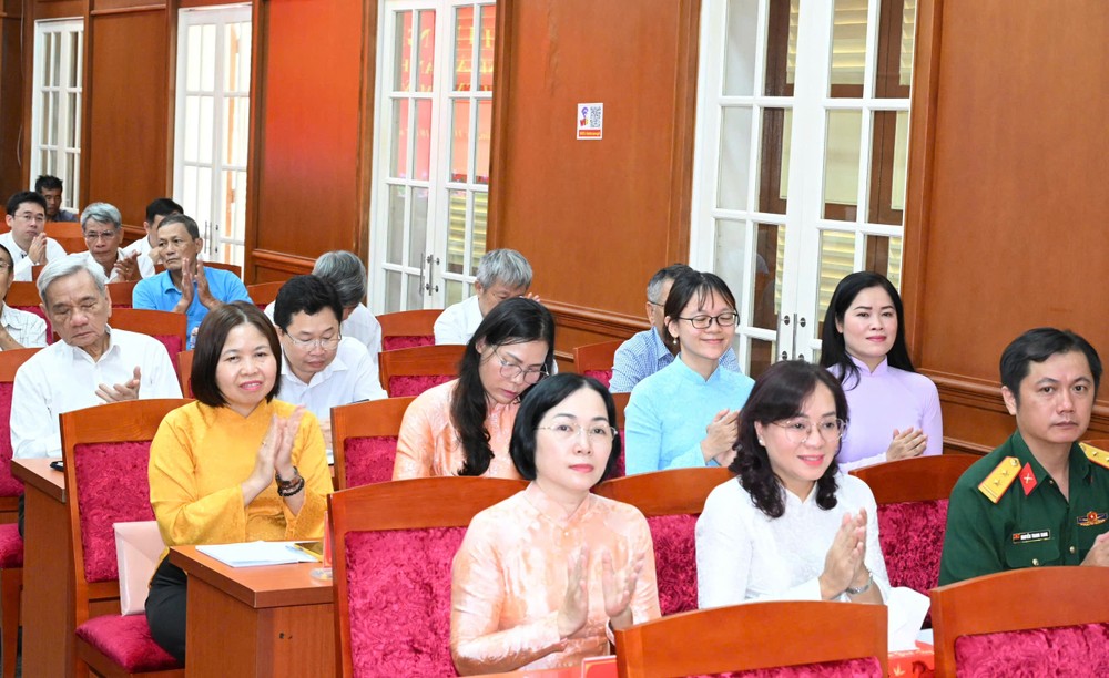 Các đại biểu dự hội nghị z8027204860998_806fa9547e75d67e8da155d38312cfdd.jpg