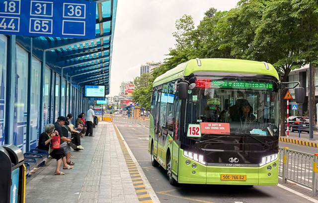 Miễn phí vé xe buýt phát huy hiệu quả, lượng khách tăng hơn 30%- Ảnh 1. Miễn phí vé xe buýt phát huy hiệu quả, lượng khách tăng hơn 30%- Ảnh 1.