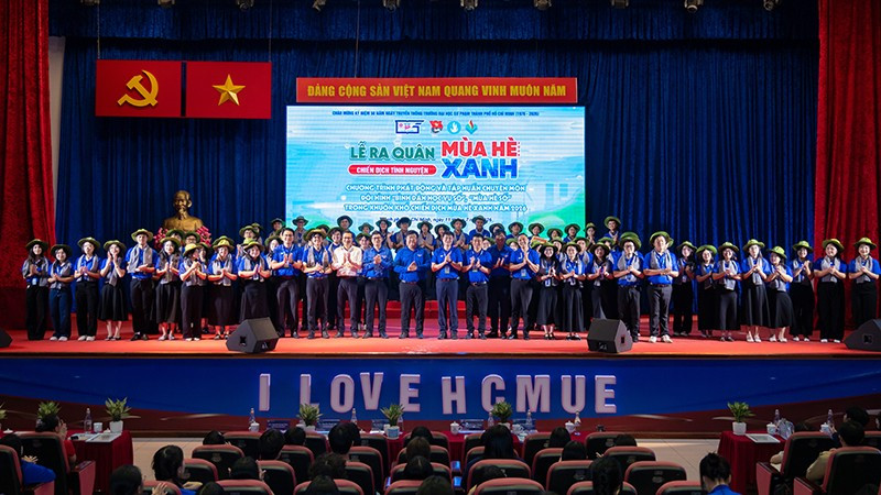 Thành phố Hồ Chí Minh: Hơn 1.400 thầy cô giáo tương lai ra quân thực hiện "Bình dân học vụ số”