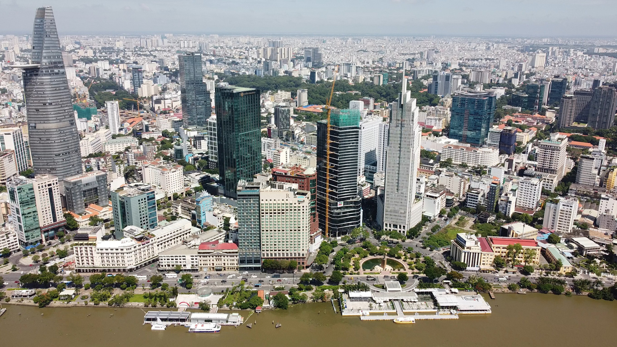 Thị trường bất động sản TPHCM đứng trước nguy cơ xả hàng ...