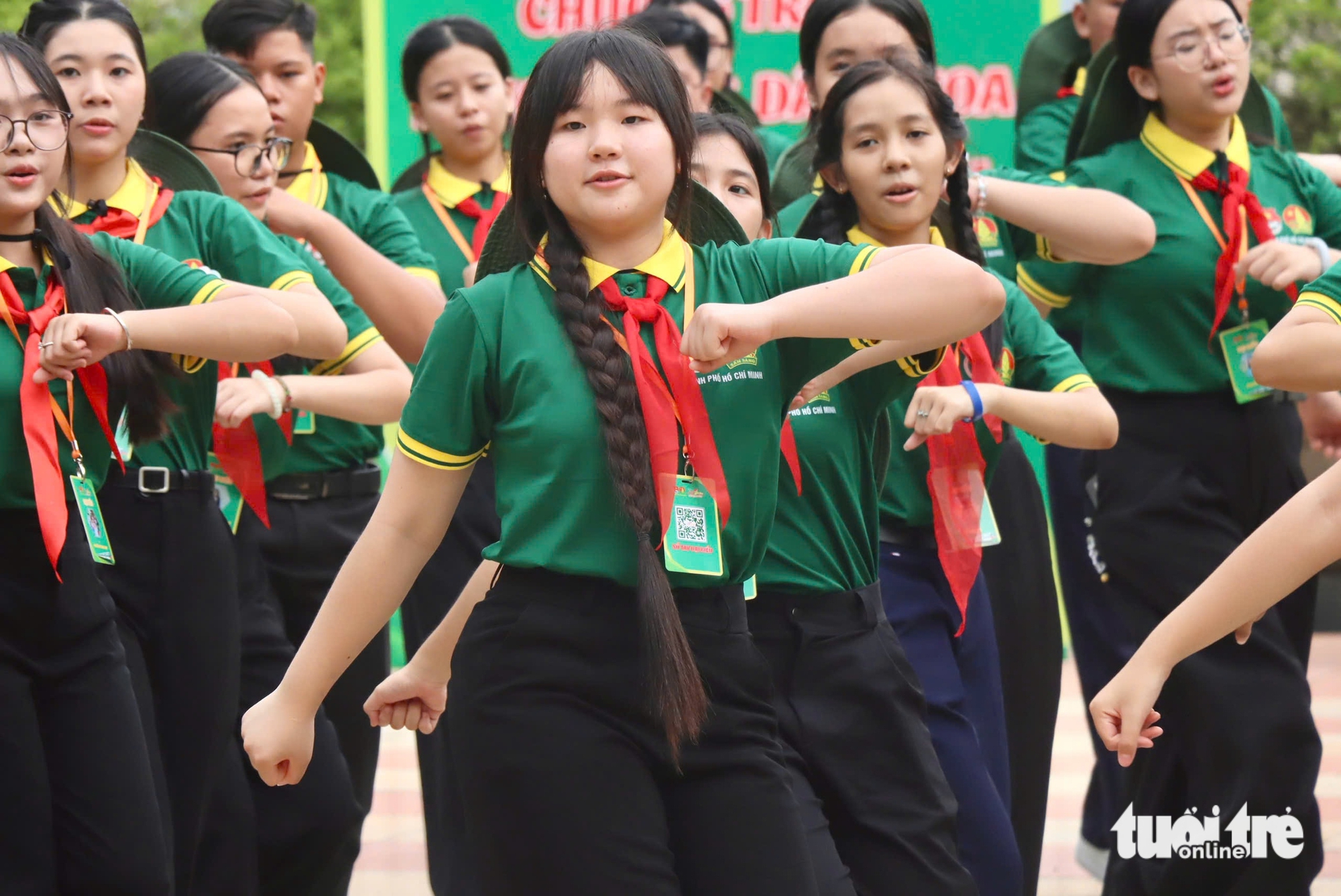75 thiếu nhi TP.HCM bắt đầu hành trình 9 ngày 8 đêm 'Em yêu Tổ quốc Việt Nam' - Ảnh 6.